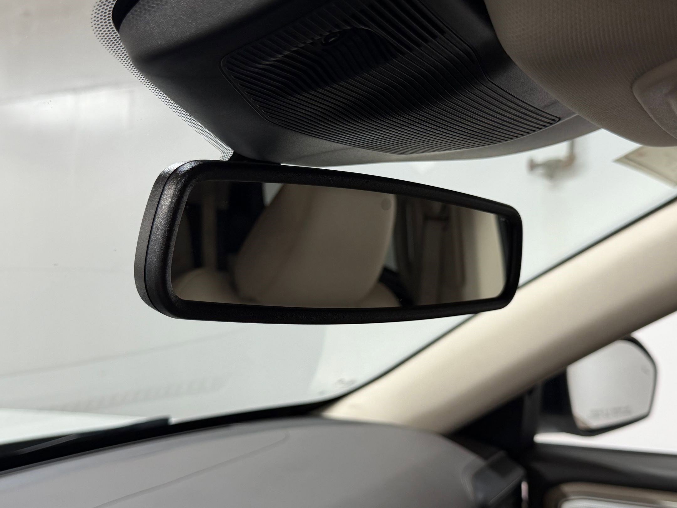 Used 2020 Ford Explorer Platinum w/ Premium Technology Package AWD/4WD image 17