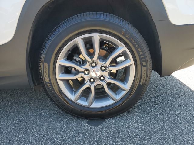 Used 2022 GMC Terrain SLT w/ Infotainment Package II FWD image 12