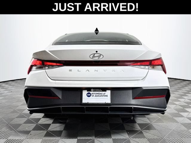 Certified 2024 Hyundai Elantra SEL FWD image 6