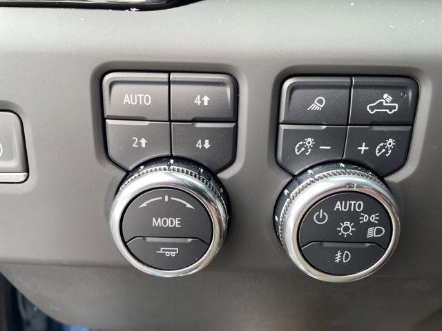 Used 2025 GMC Sierra 2500 Denali Ultimate w/ Max Trailering Package image 18