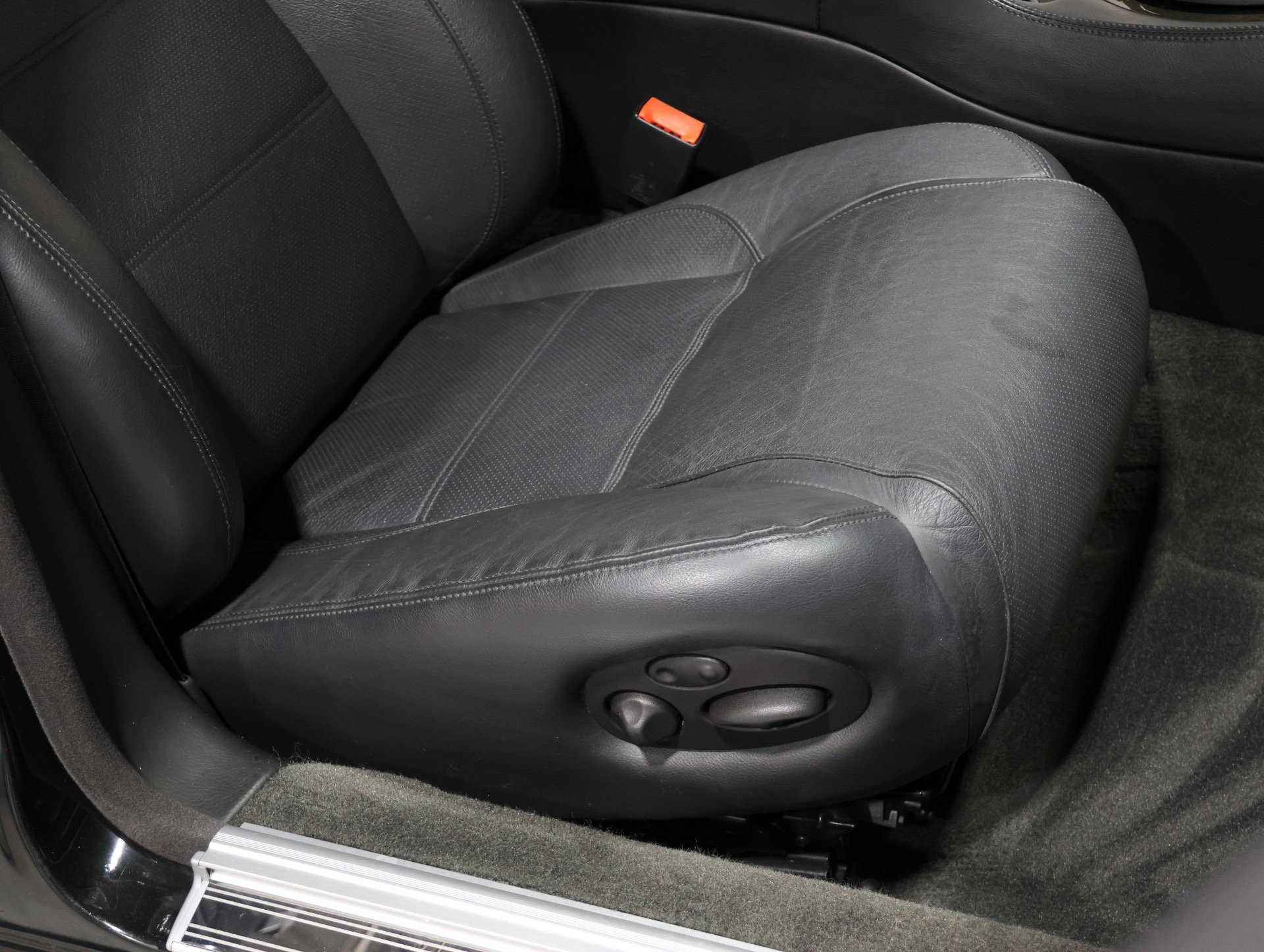 Used 1998 Jaguar XJ8 RWD image 49