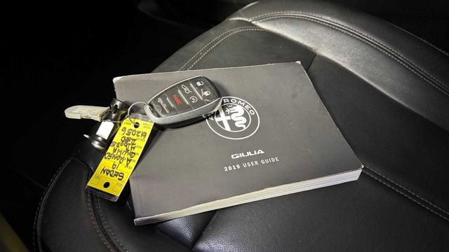 Used 2019 Alfa Romeo Giulia w/ Quick Order Package 22K Sport RWD image 31