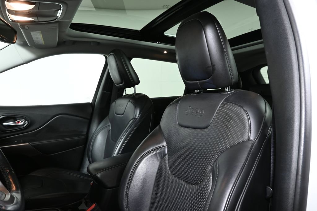 Used 2021 Jeep Cherokee Limited w/ Elite Package image 16