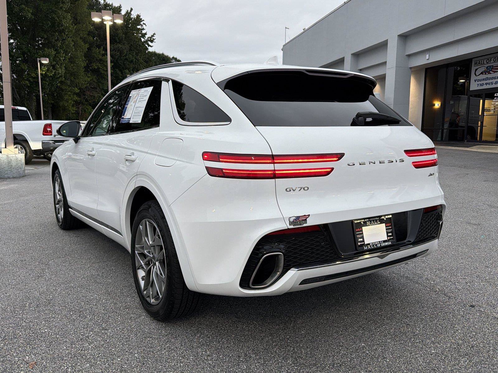 Used 2025 Genesis GV70 2.5T AWD/4WD image 7
