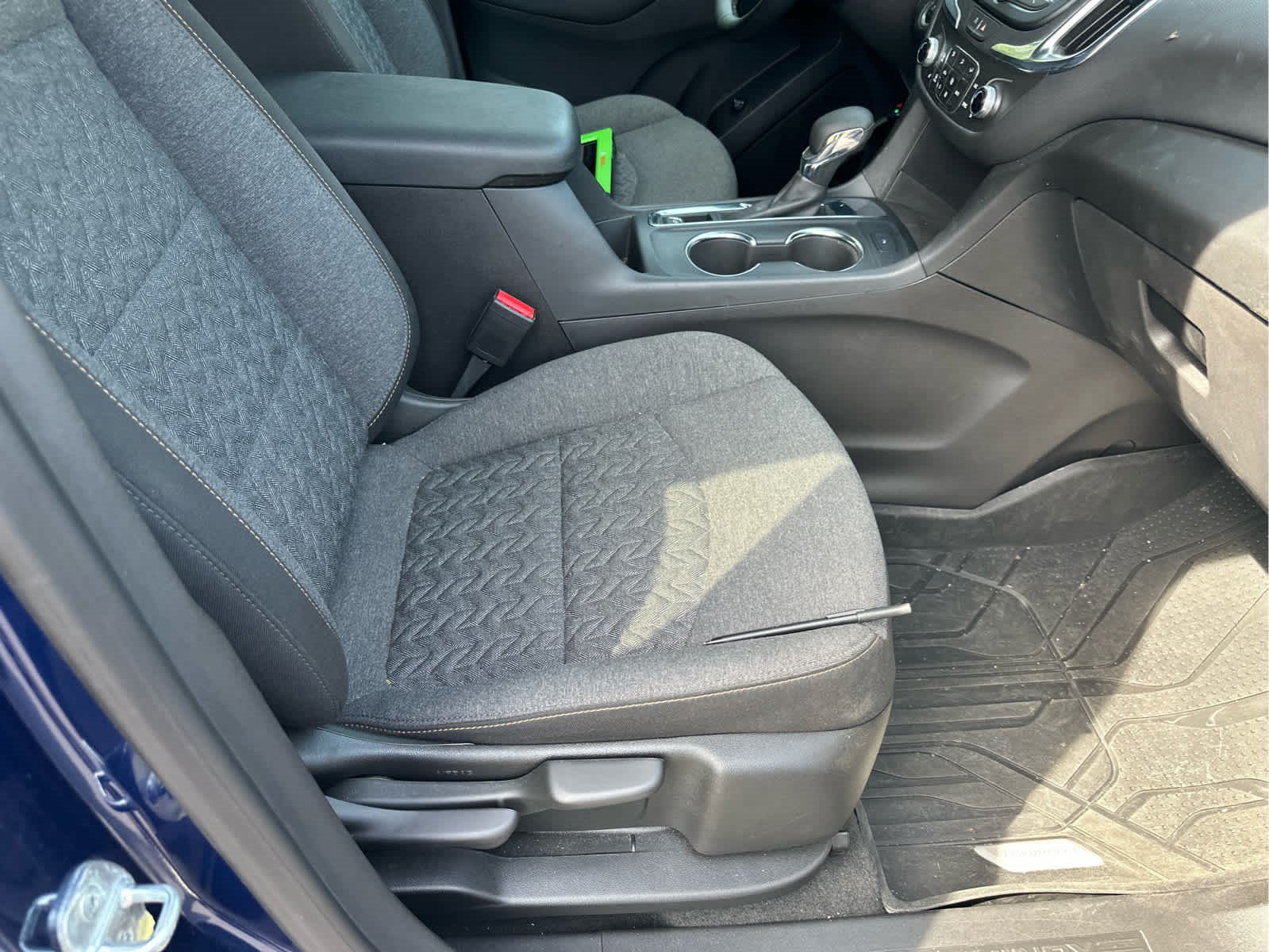 Used 2023 Chevrolet Equinox LT FWD image 6