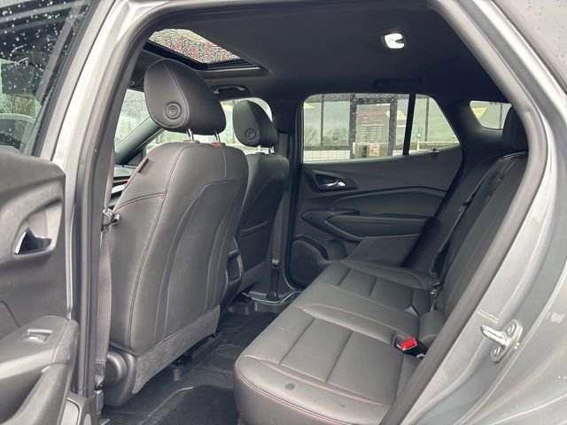 Used 2024 Chevrolet Trax RS w/ Sunroof Package FWD image 15
