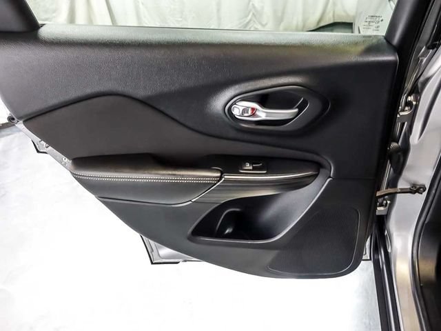 Used 2016 Jeep Cherokee Sport w/ Cold Weather Group FWD image 25