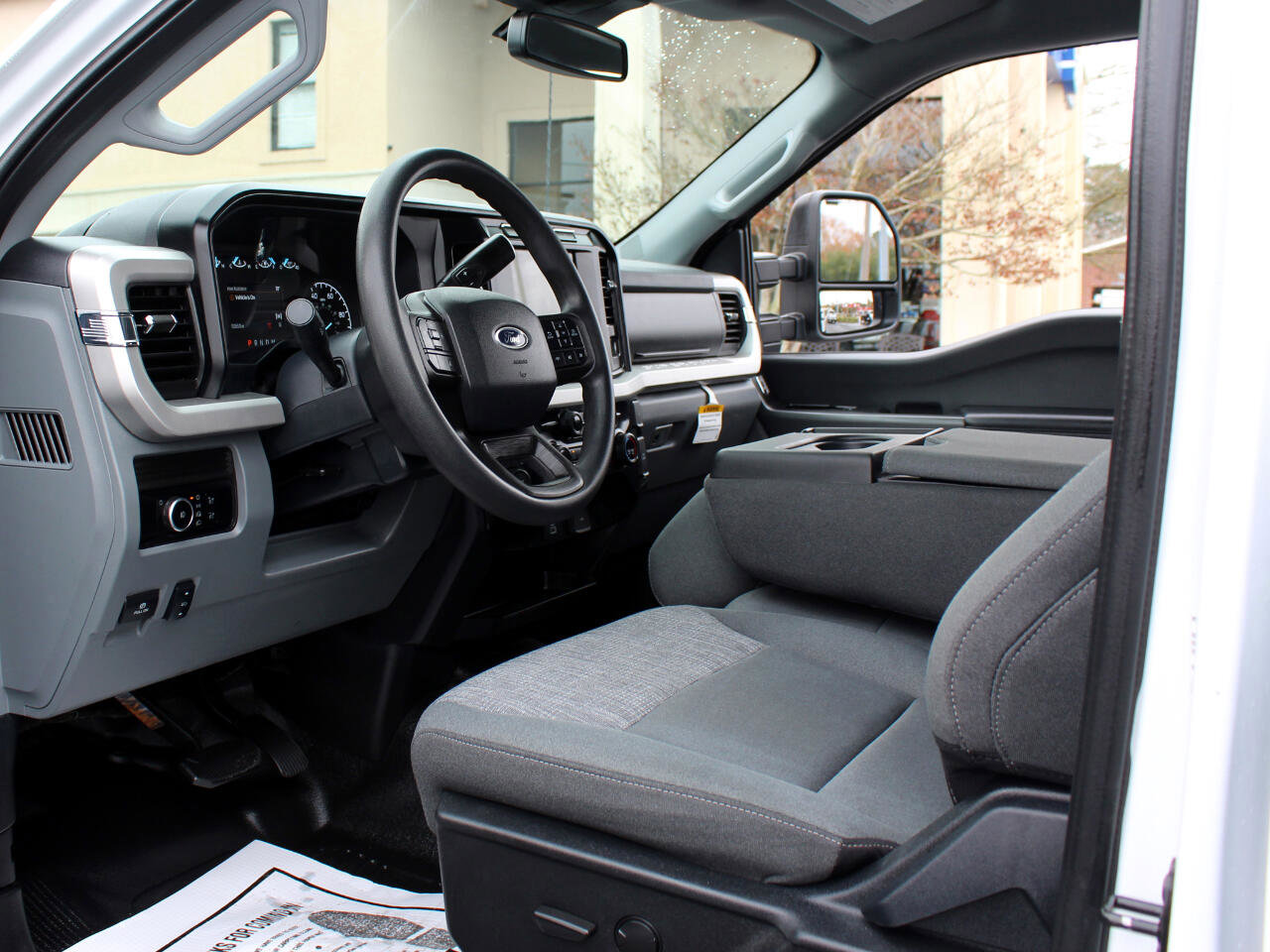 Used 2024 Ford F550 4x4 Crew Cab Super Duty w/ XLT Value Package image 20