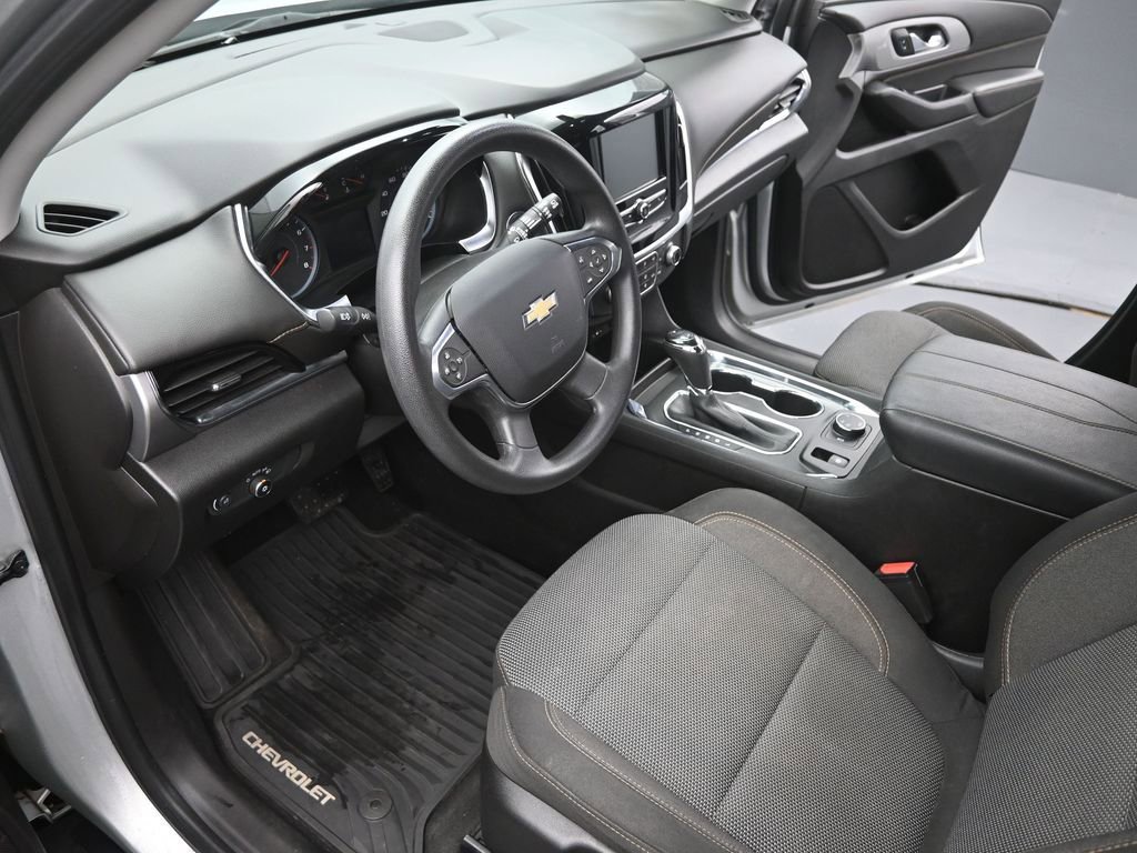 Used 2018 Chevrolet Traverse LS image 9