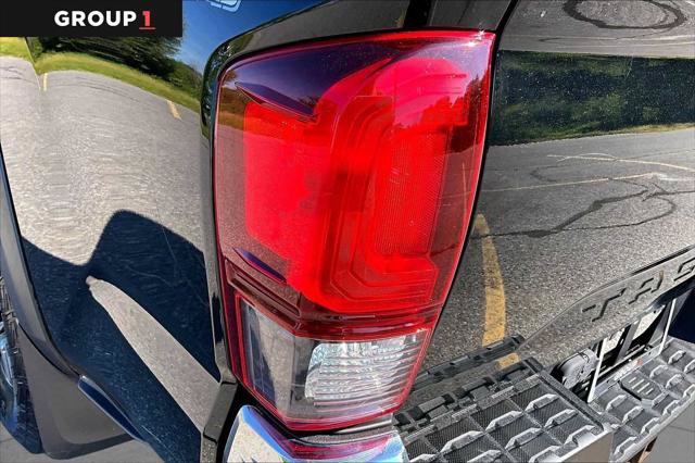 Certified 2019 Toyota Tacoma TRD Off-Road AWD/4WD image 28