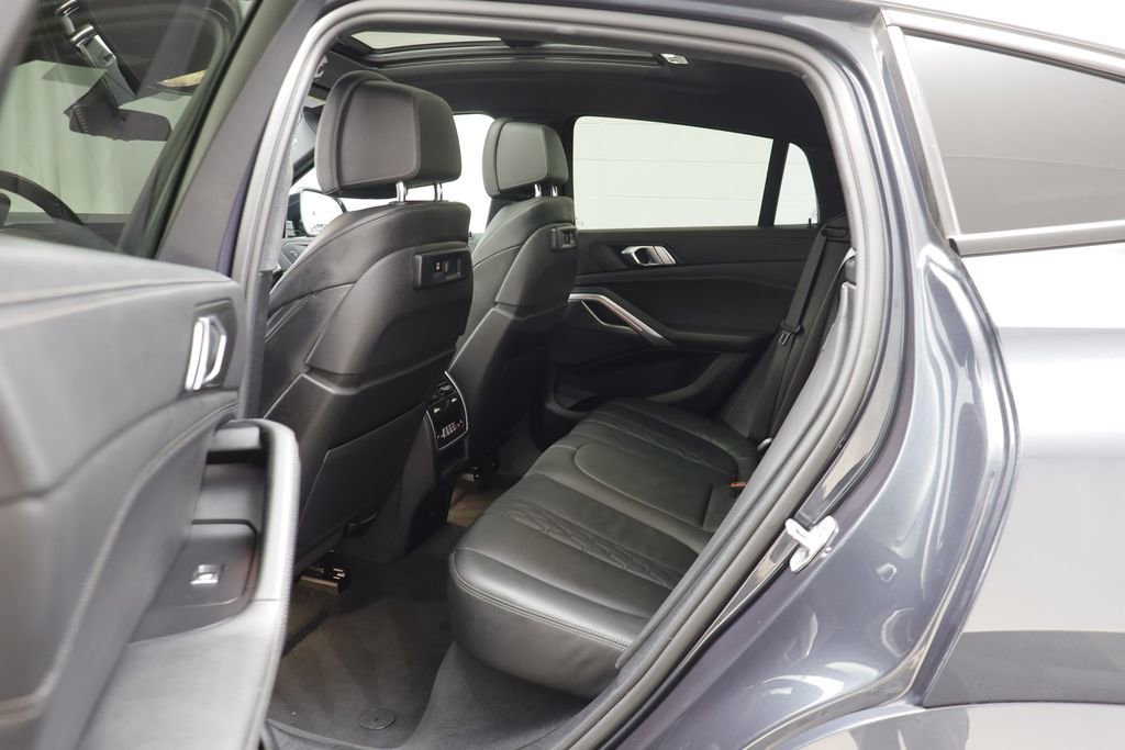 Used 2022 BMW X6 xDrive40i w/ M Sport Package image 15