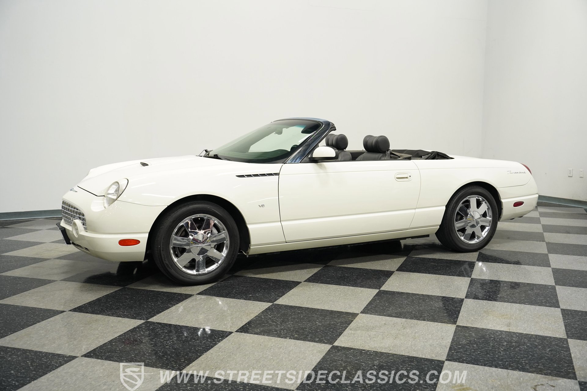 Used 2002 Ford Thunderbird image 6