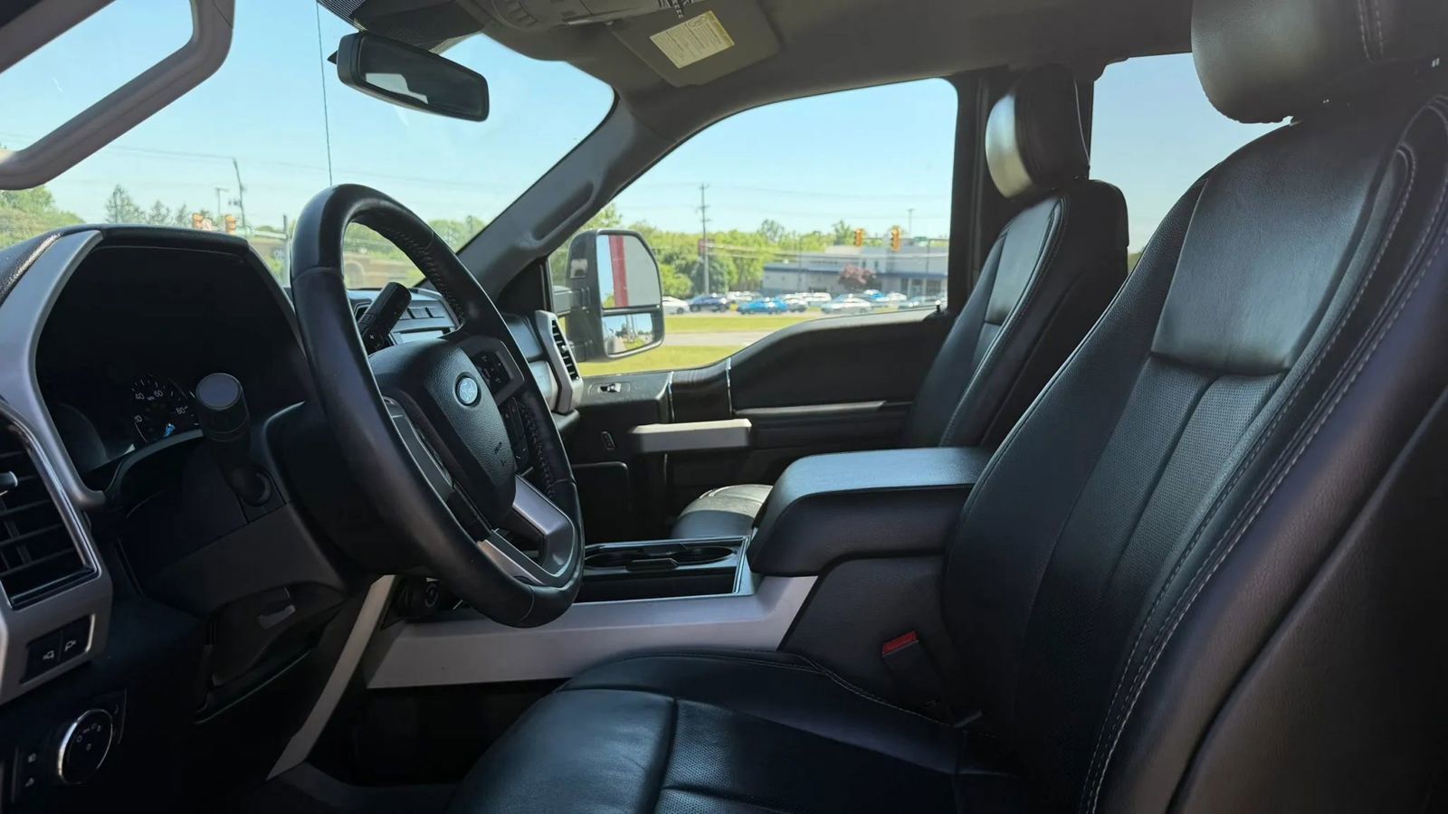 Used 2020 Ford F350 Lariat w/ Lariat Value Package AWD/4WD image 7