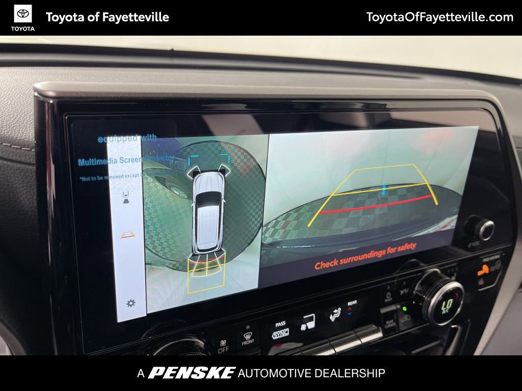 Used 2026 Toyota Highlander Limited image 33