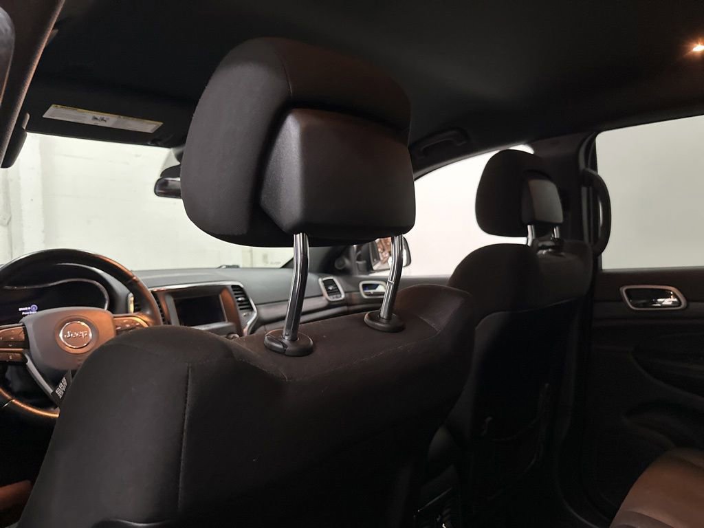 Used 2020 Jeep Grand Cherokee Laredo AWD/4WD image 49