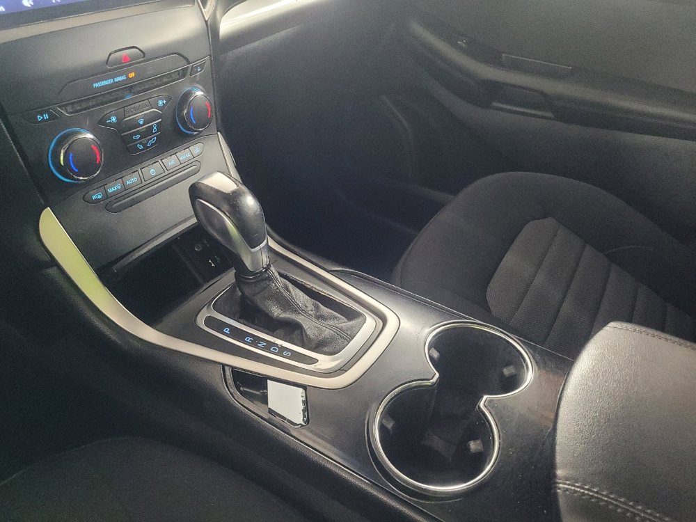 Used 2015 Ford Edge SEL FWD image 26