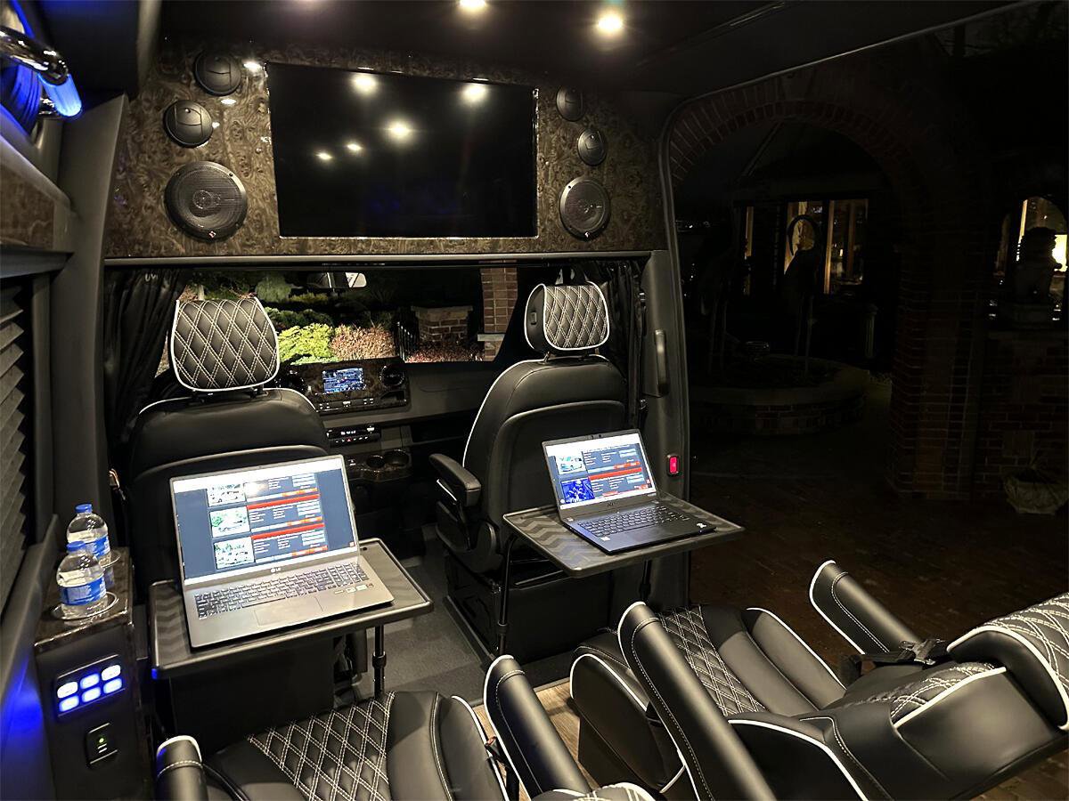 Used 2024 Mercedes-Benz Sprinter 3500 image 13
