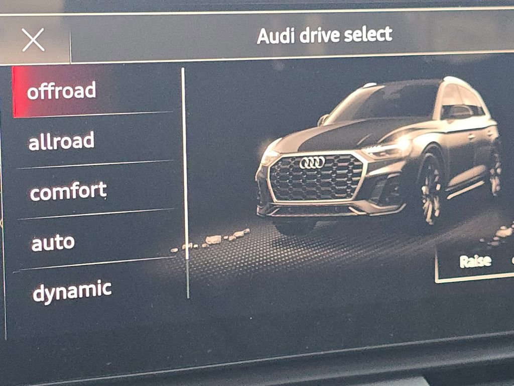 Used 2024 Audi SQ5 Premium Plus w/ Premium Plus Package image 32