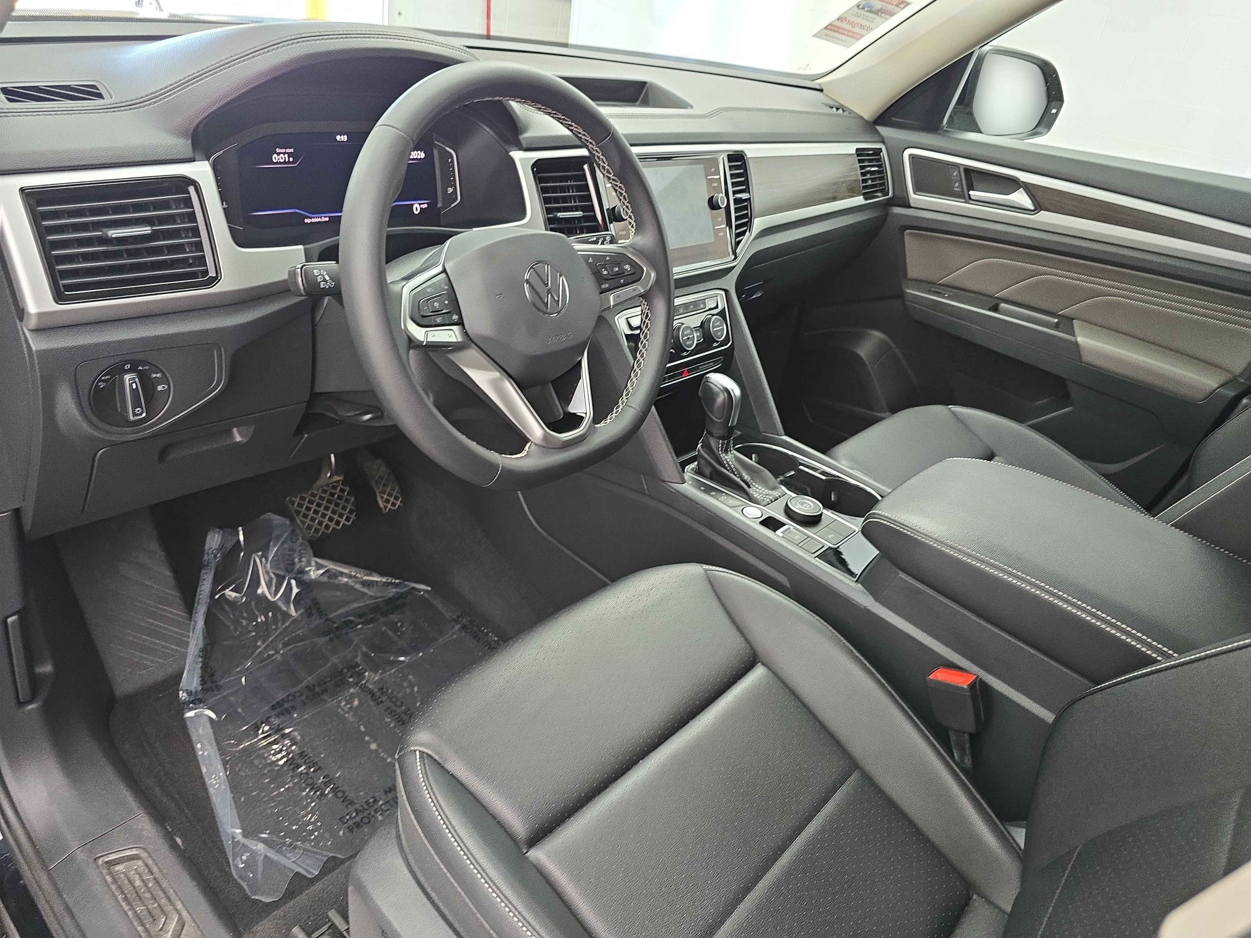Certified 2023 Volkswagen Atlas SE w/ Black Wheel Package AWD/4WD image 16