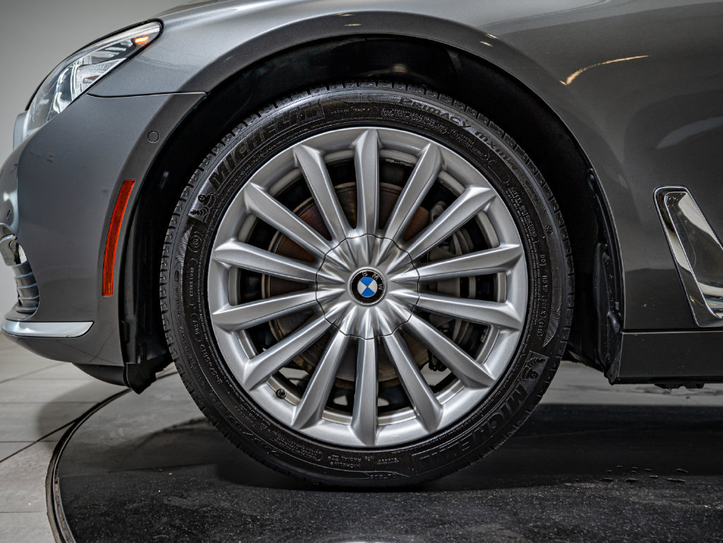Used 2016 BMW 740i RWD image 10