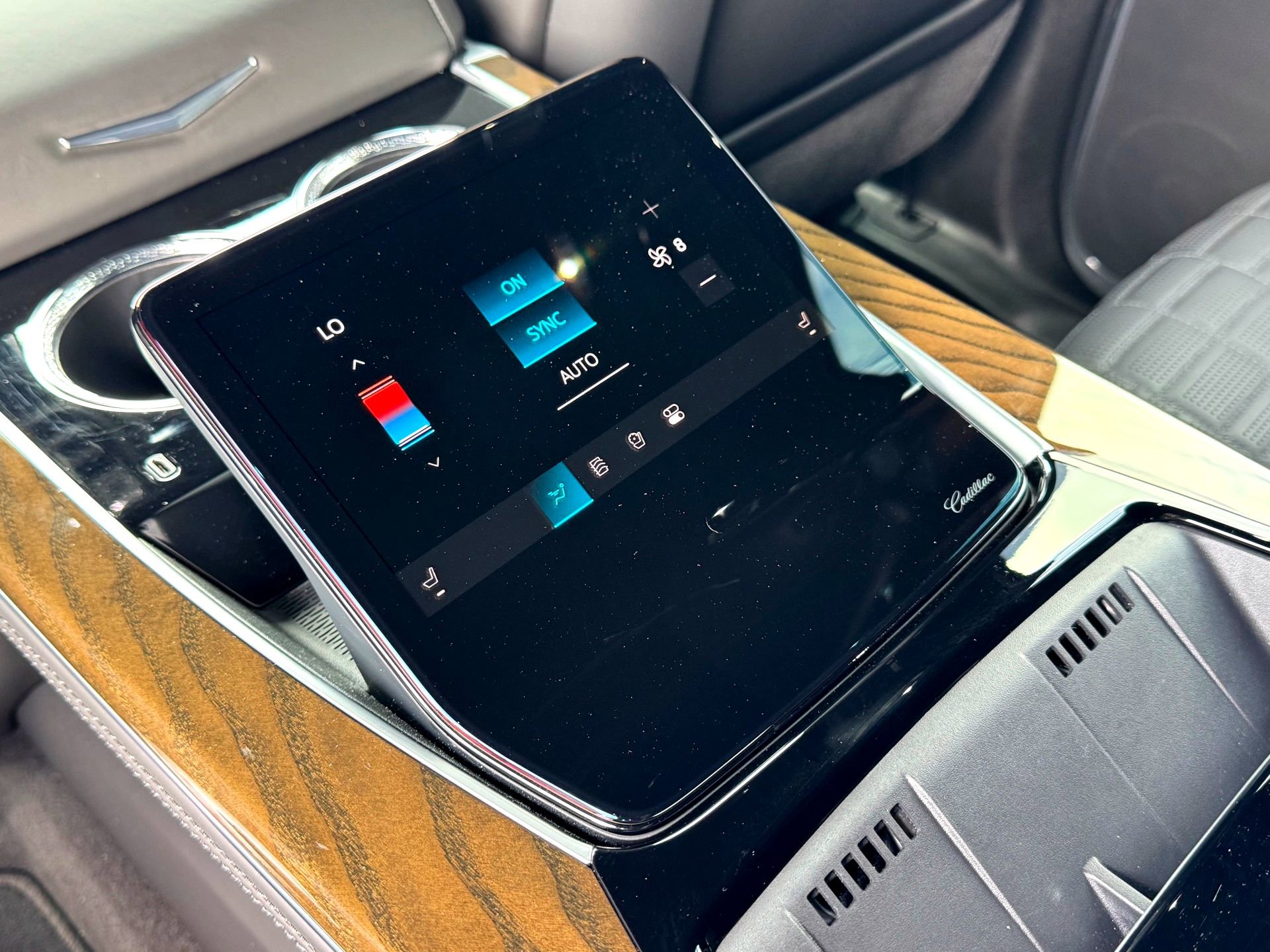 Used 2025 Cadillac Escalade ESV Sport Platinum image 29