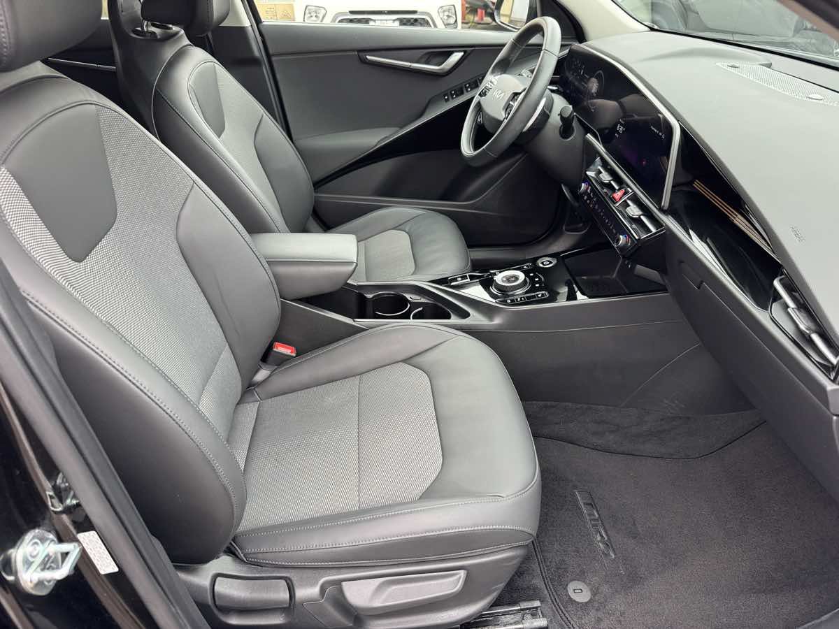Used 2023 Kia Niro Wind FWD image 17