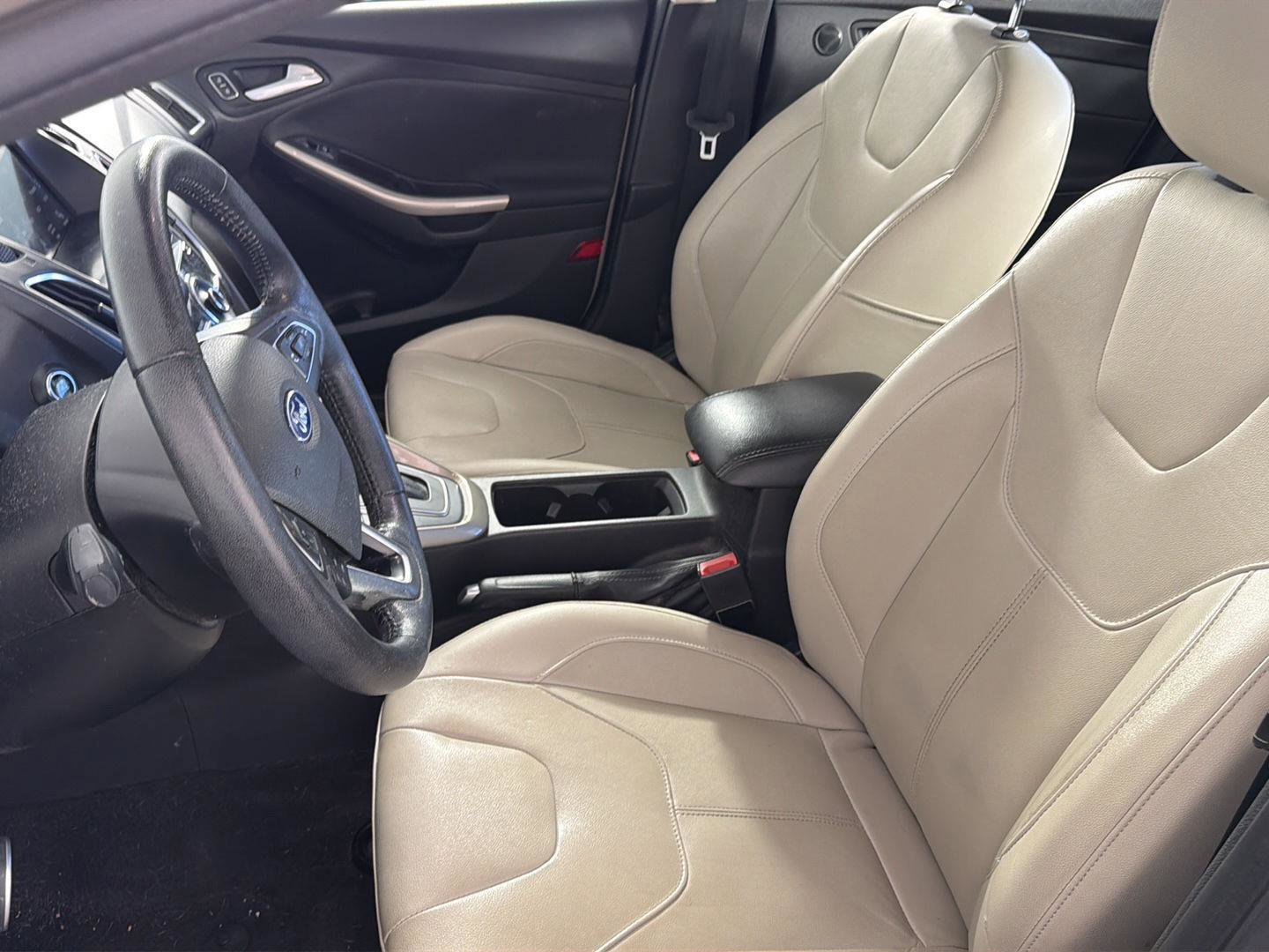 Used 2018 Ford Focus Titanium FWD image 9