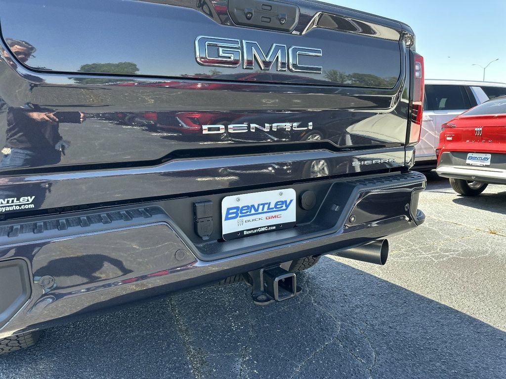 Certified 2025 GMC Sierra 2500 Denali Ultimate AWD/4WD image 12