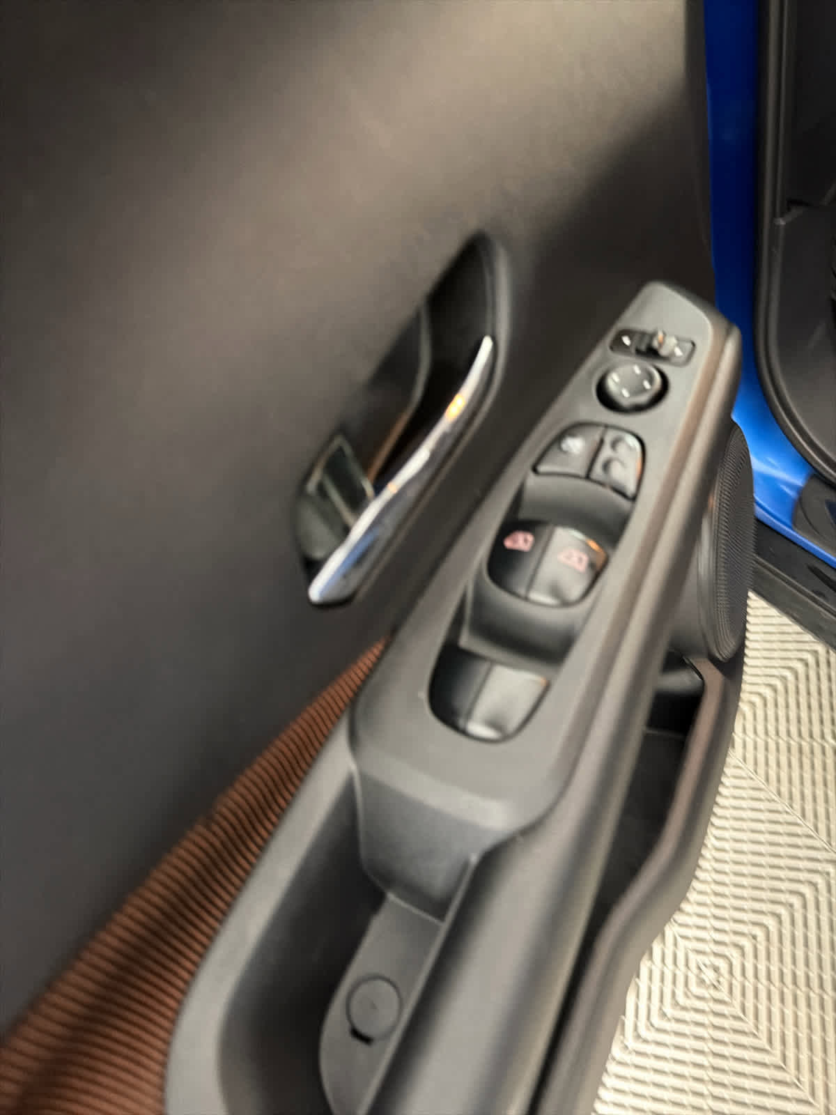 Used 2021 Nissan Kicks SR image 15