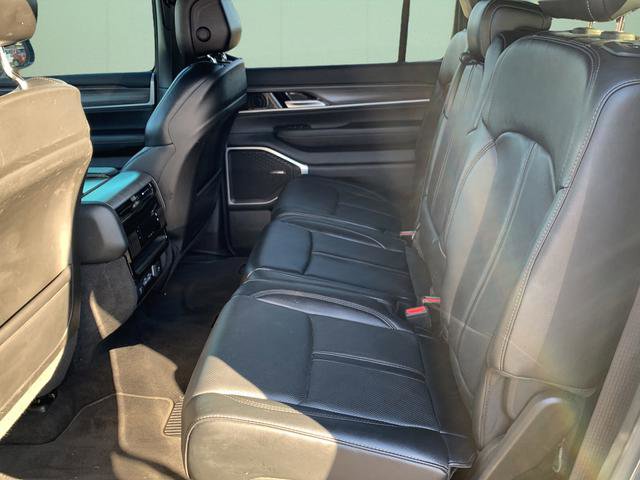 Used 2024 Jeep Wagoneer Series II w/ Flexible Seating Group image 28