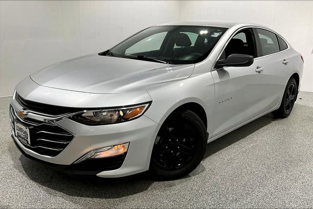 Used 2021 Chevrolet Malibu LS FWD image 3