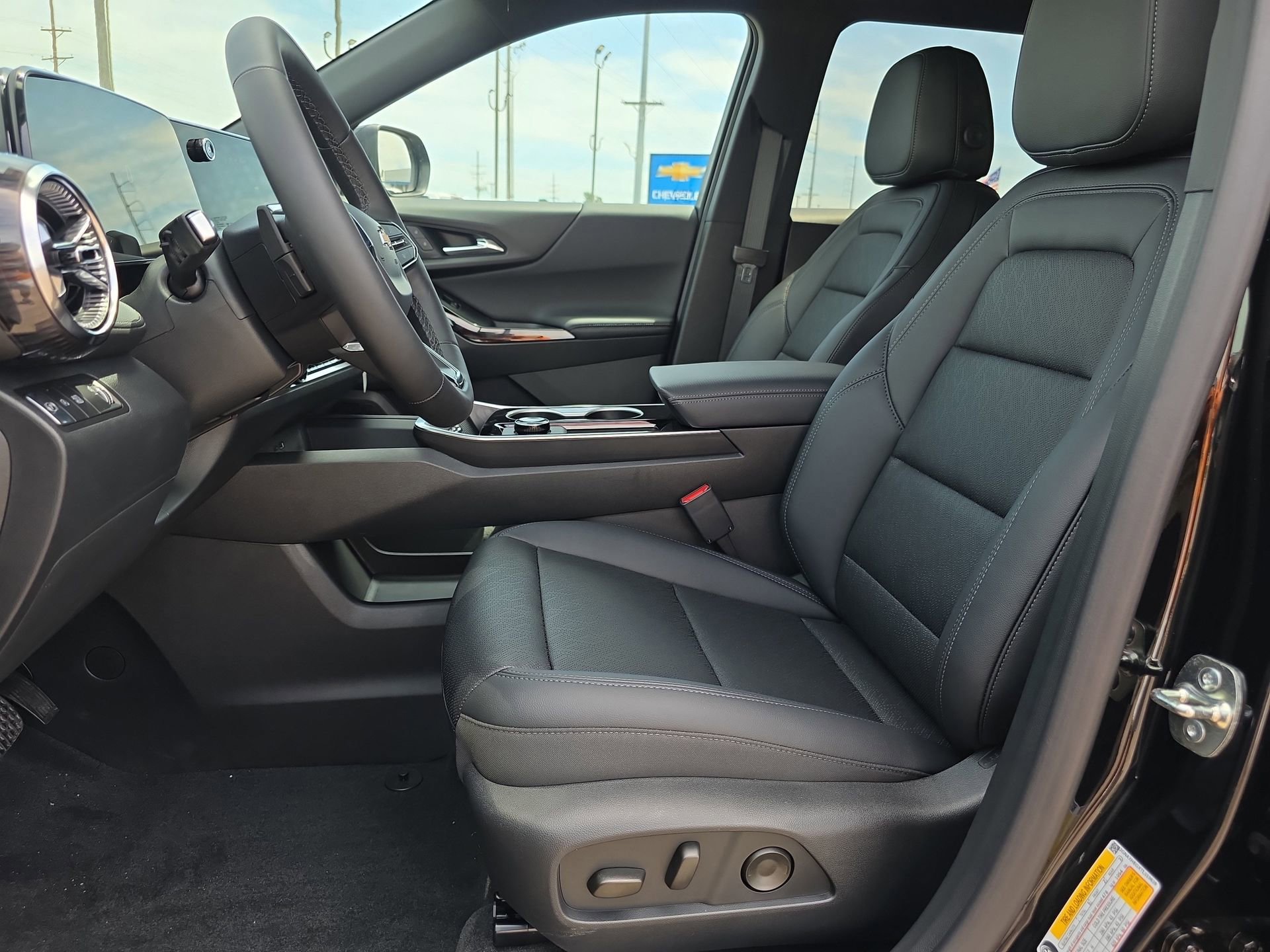 New 2026 Chevrolet Equinox LT w/ Convenience Package II FWD image 10