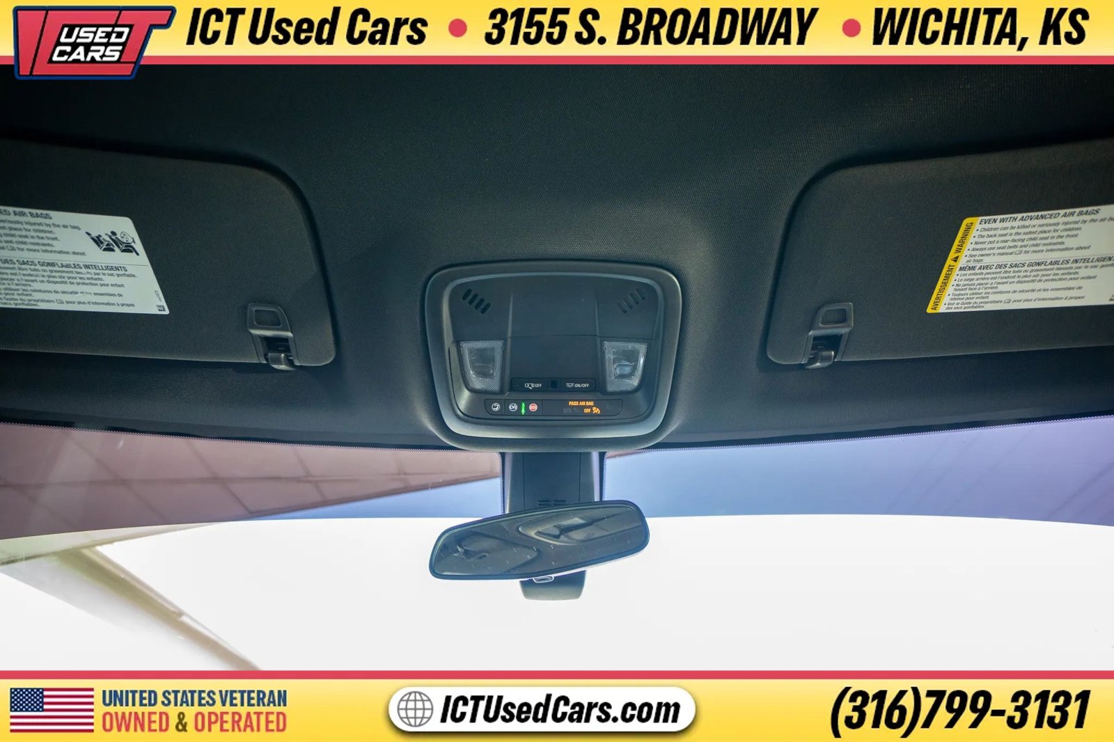 Used 2022 Chevrolet Traverse LS FWD image 13