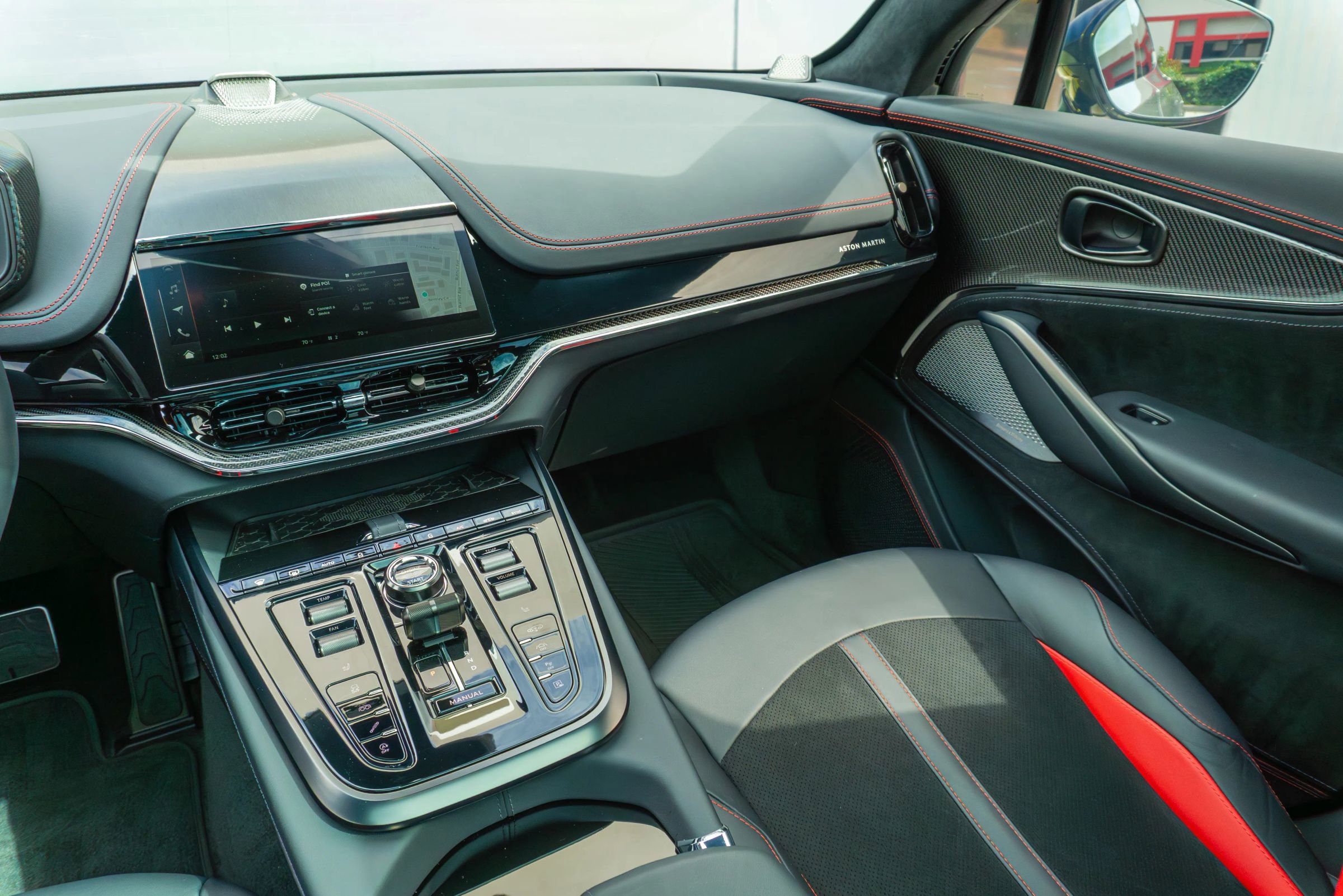 Used 2025 Aston Martin DBX 707 image 65