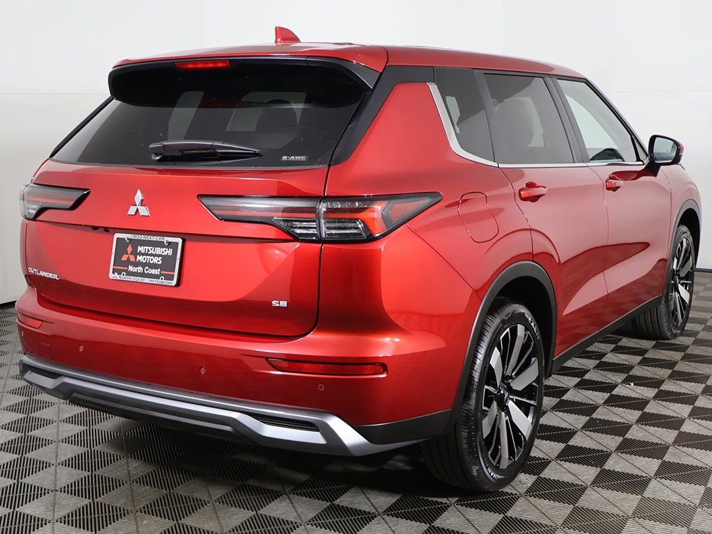 New 2025 Mitsubishi Outlander SE AWD/4WD image 12