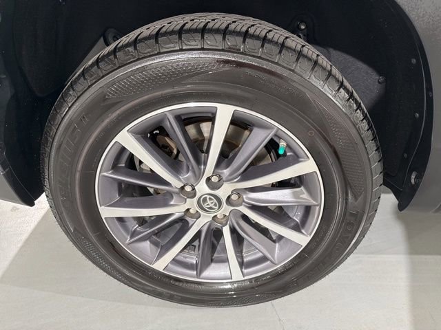 Used 2019 Toyota Highlander XLE image 16