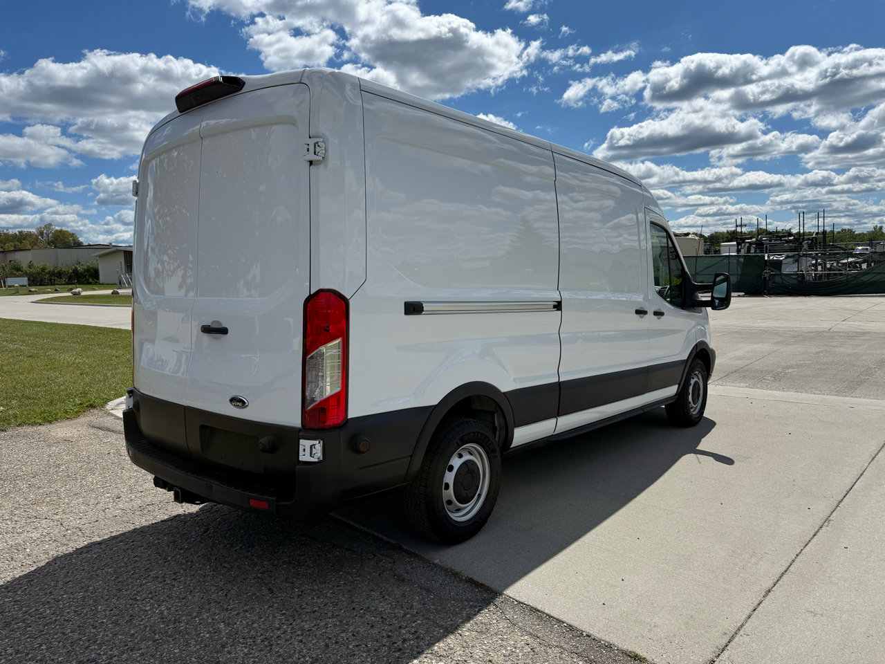 Used 2019 Ford Transit 250 148 Medium Roof image 5