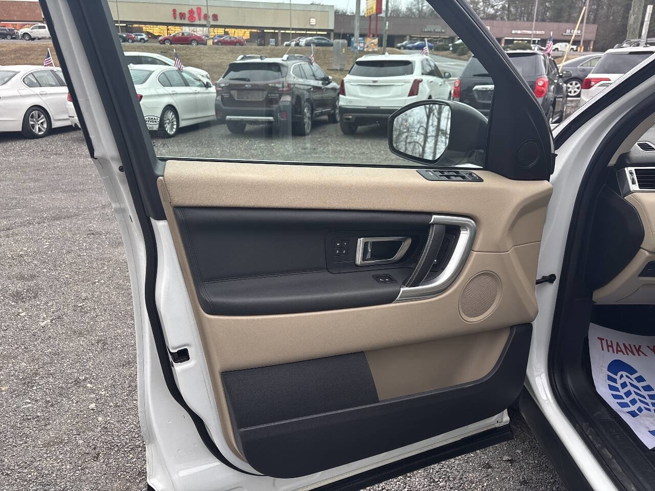 Used 2017 Land Rover Discovery Sport HSE image 12