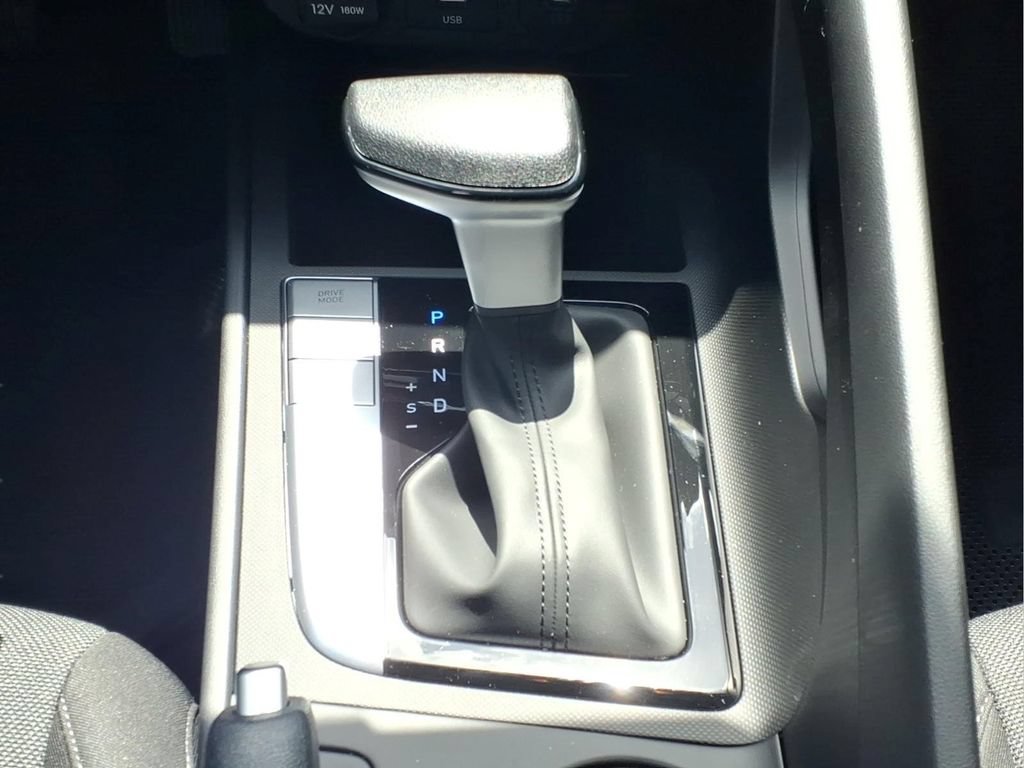 Used 2026 Hyundai Elantra SE FWD image 17
