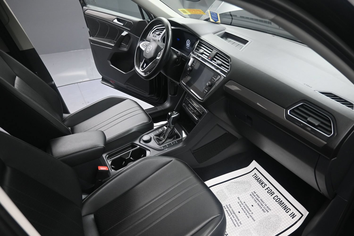 Used 2023 Volkswagen Tiguan SE AWD/4WD image 19