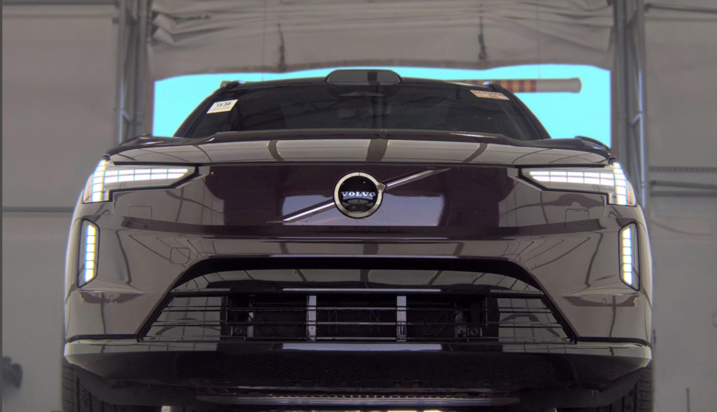 Certified 2025 Volvo EX90 Ultra w/ Protection Package Premier AWD/4WD image 4