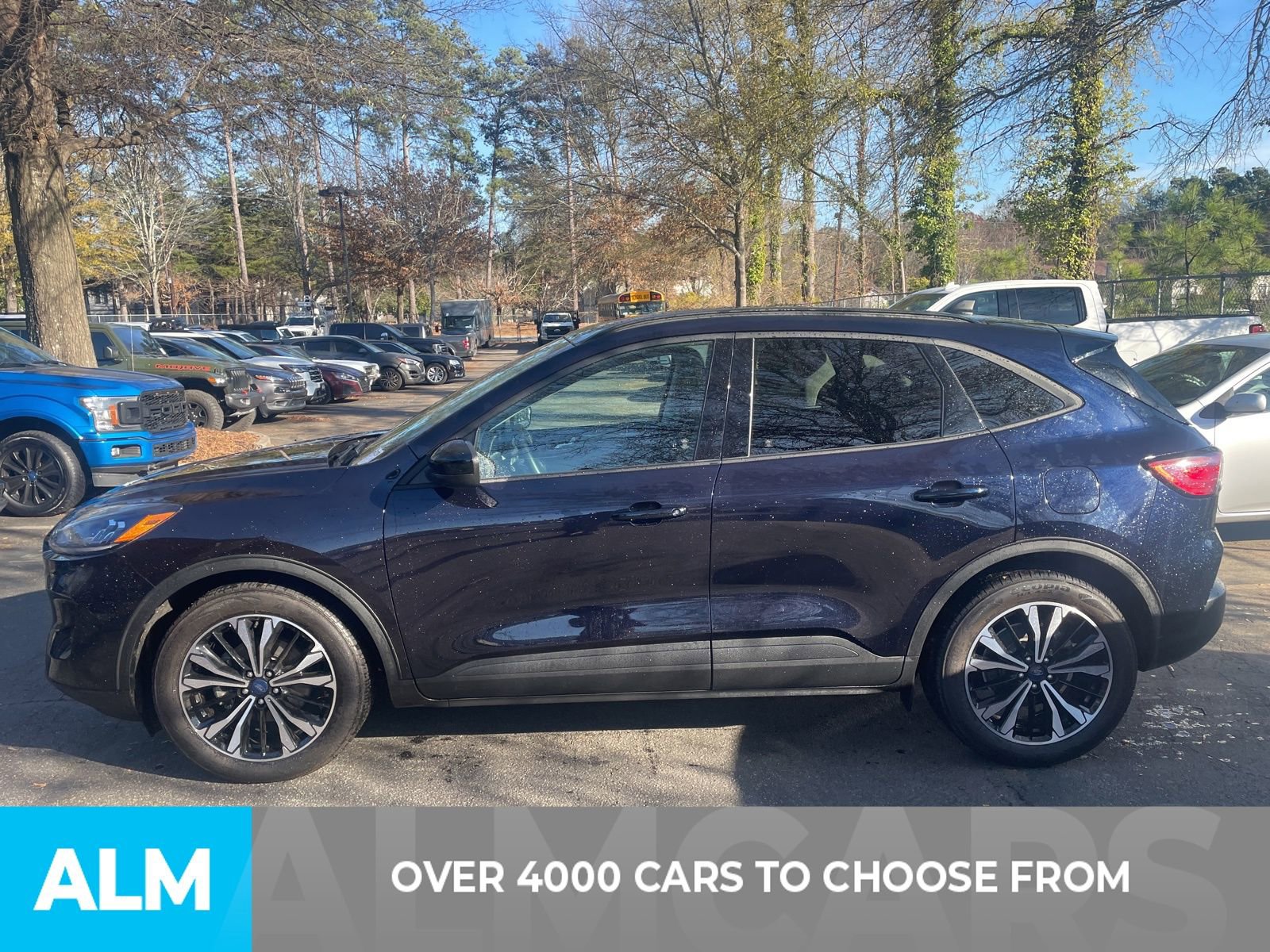 Used 2021 Ford Escape SE w/ SE Sport Appearance Package image 3