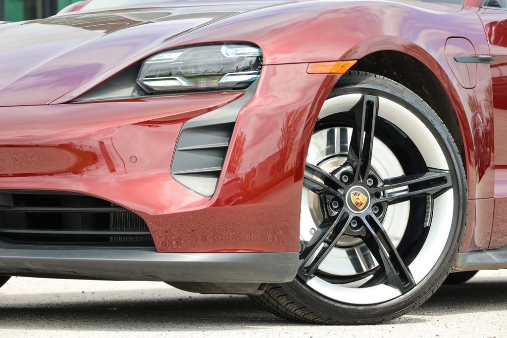 Certified 2022 Porsche Taycan GTS image 7