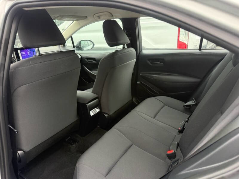 Used 2025 Toyota Corolla LE image 13