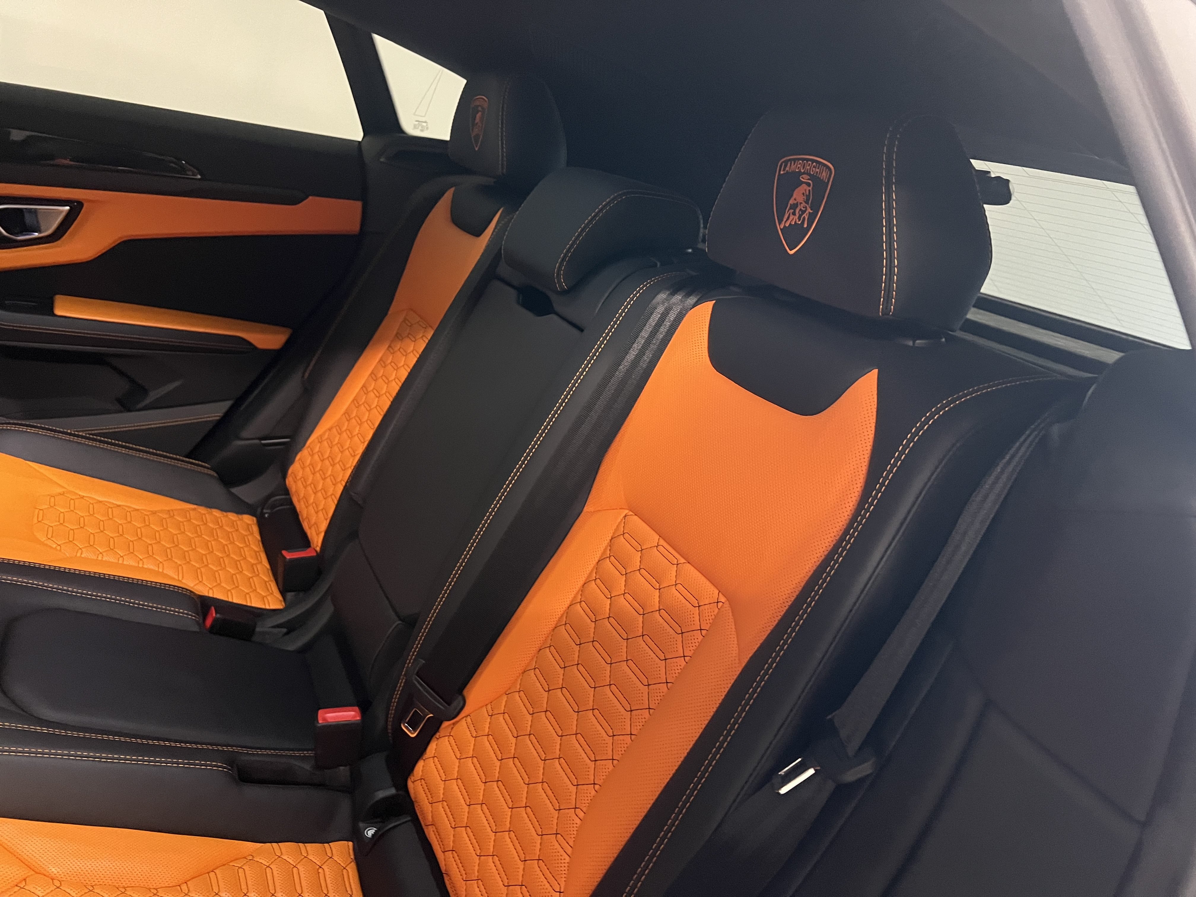Used 2021 Lamborghini Urus AWD/4WD image 12