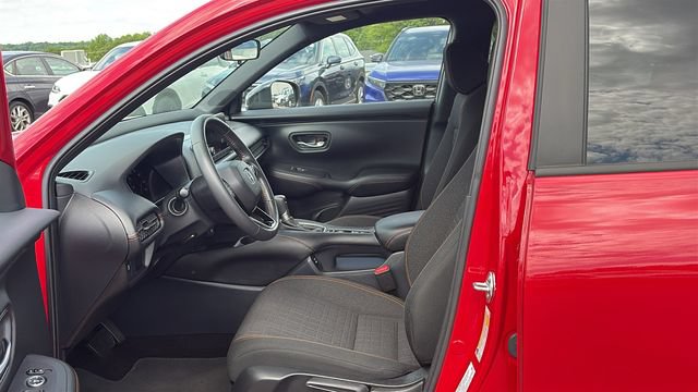 Used 2025 Honda HR-V Sport image 10