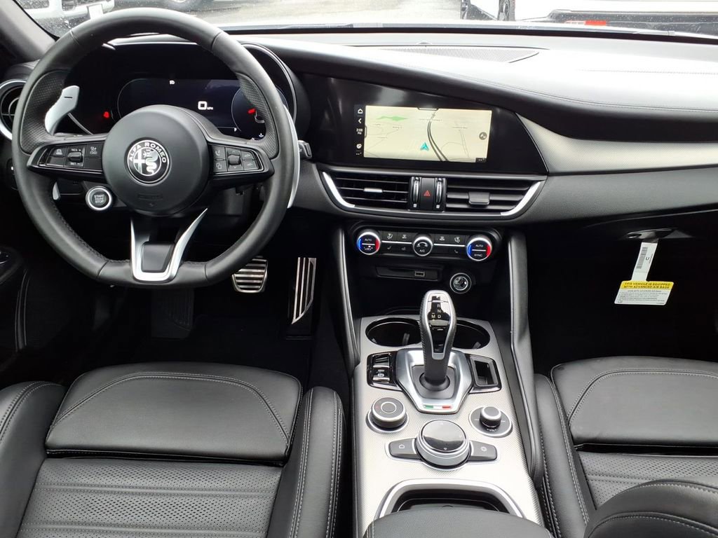 Used 2024 Alfa Romeo Giulia Veloce image 15