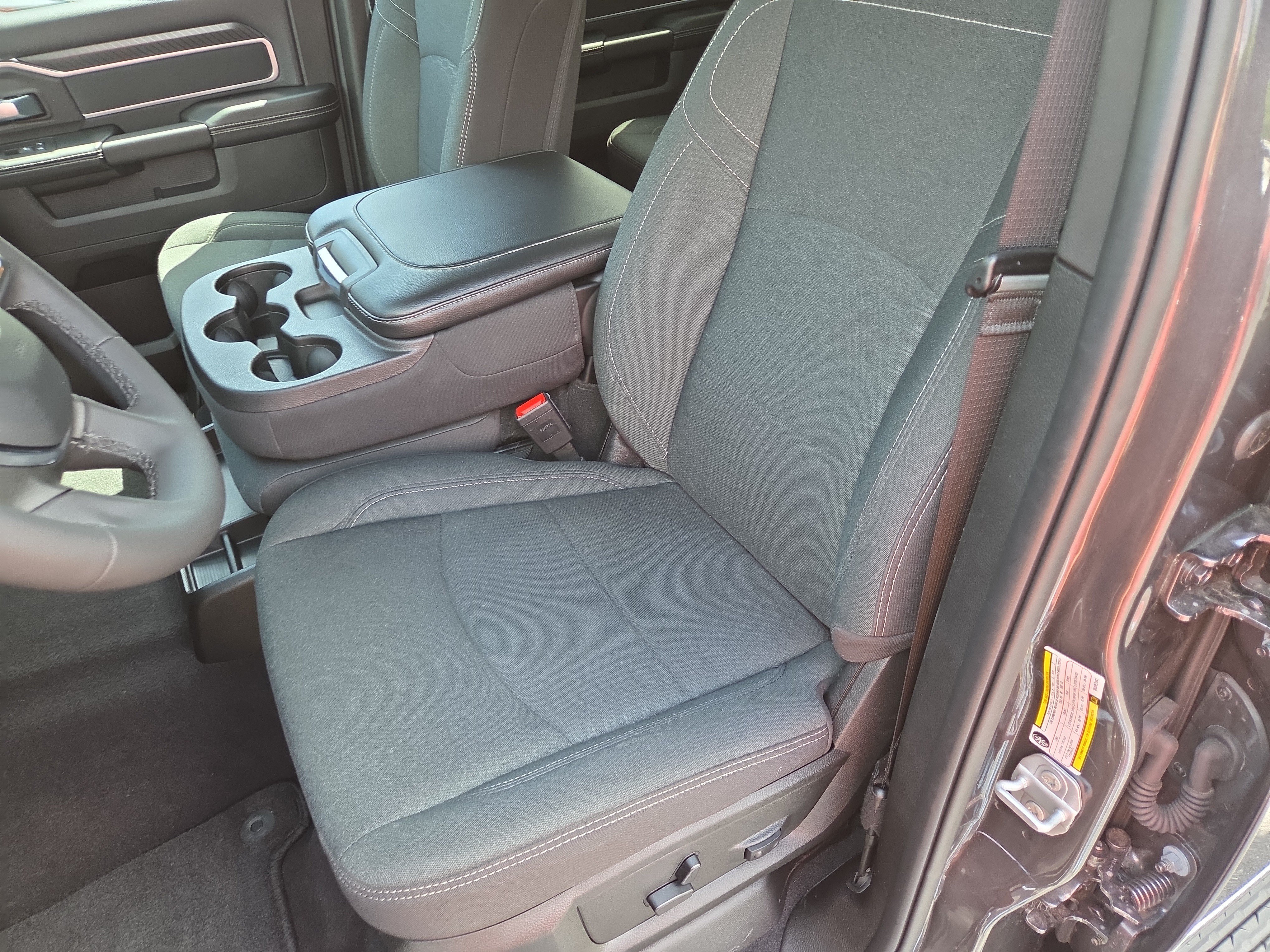 Certified 2025 RAM 2500 Big Horn AWD/4WD image 14