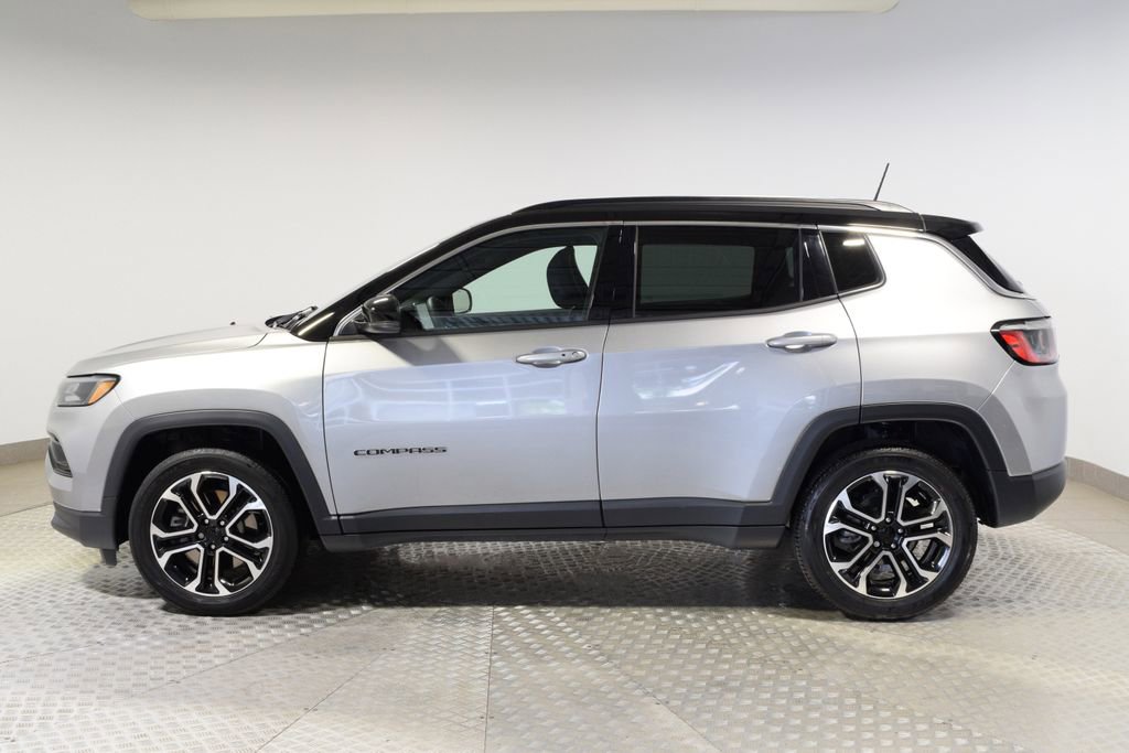 Used 2023 Jeep Compass Limited AWD/4WD image 2