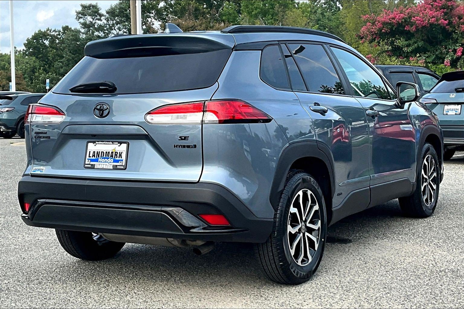 Used 2023 Toyota Corolla Cross AWD Hybrid w/ Moonroof Package image 2